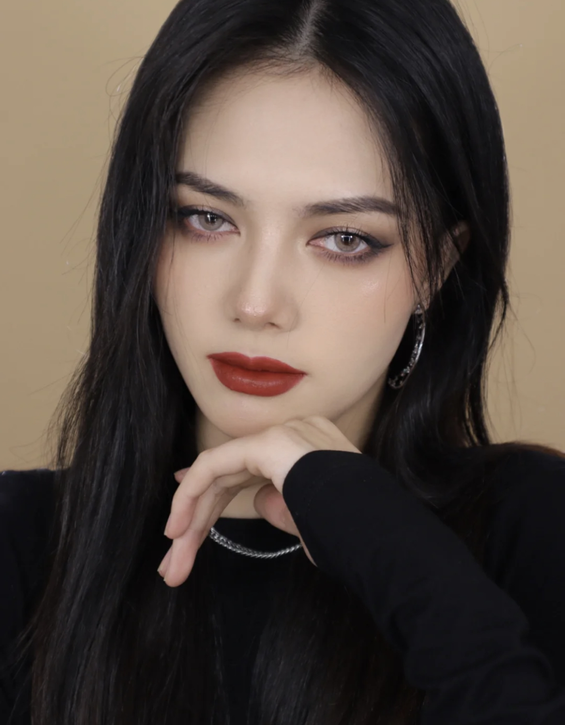 适合黄皮涂的正红色色号,秋冬黄皮大牌口红色号推荐红棕色