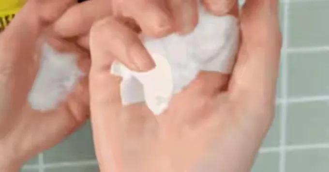 羽绒服脏了？千万别水洗！教你一招，羽绒服干净如新，真实用