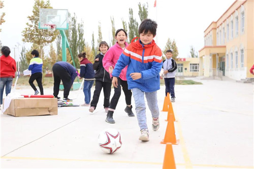 为中国足球梦想助力,为农村孩子筑梦爱心公益活动