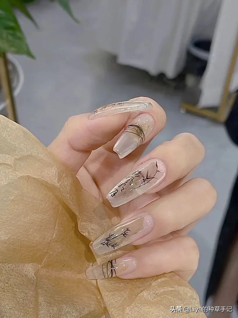 超显白超好看的美甲图片,虎年美甲2022新年美甲显白长款