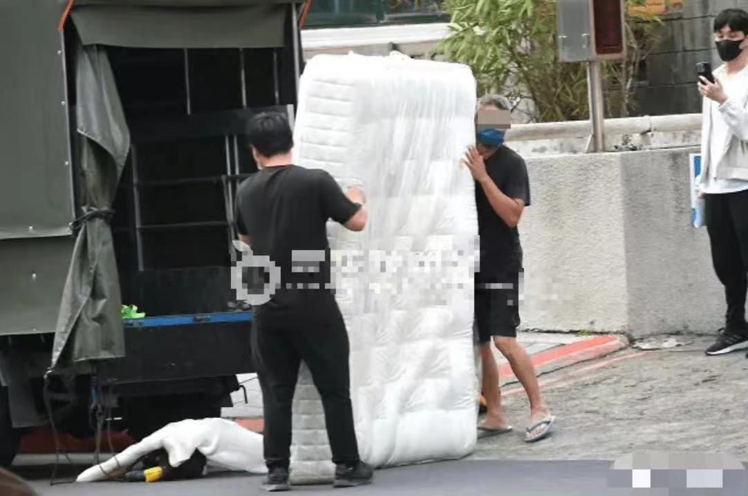 价值200万的床垫还回来了，网友喊话大S有骨气，房贷别让前夫还