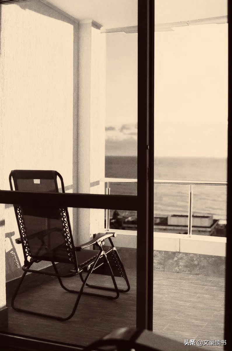 越是说不在乎的人越在乎说说,越说不在乎钱的人越小气