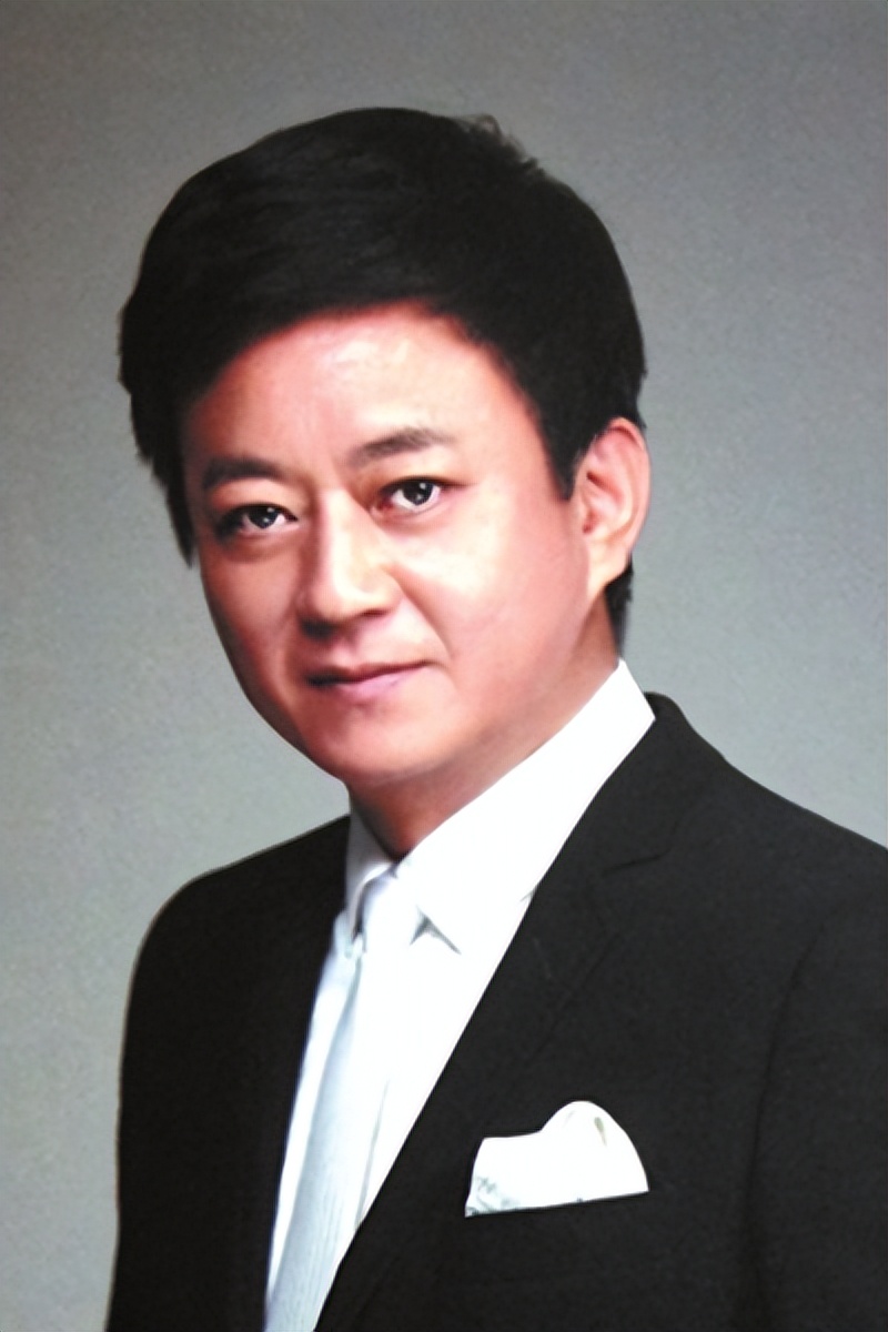 名嘴朱军现在变成什么样,央视一哥朱军现在生活得怎么样了