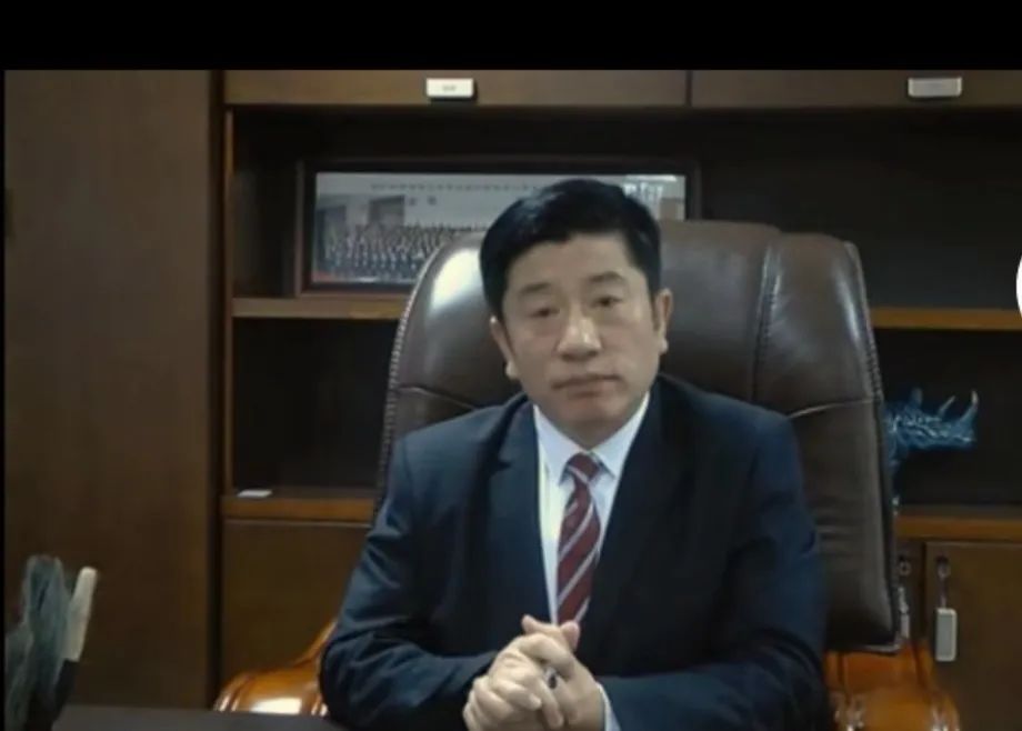 182万买手机靓号,诈骗13亿入狱,“万里大造林”的*相贵陈**,东山再起