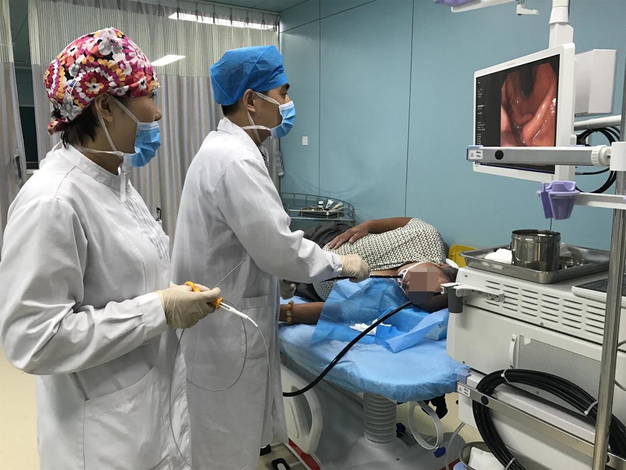 胃镜多久做一次合适正常人,做胃镜对胃有伤害吗需要注意什么