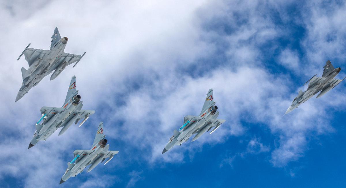 美国承认歼35为五代机了吗,歼35战机与美国f35战机