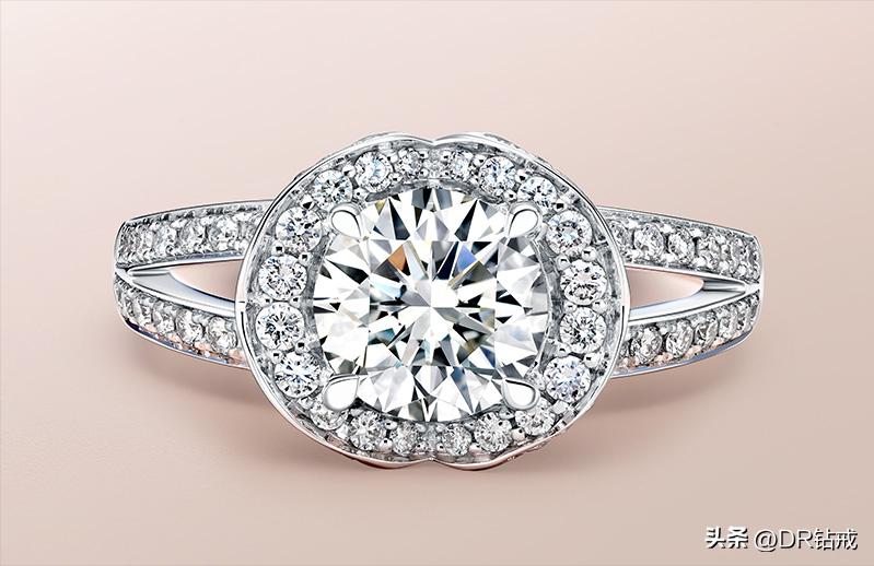 像鸽子蛋那么大的钻戒多少钱,多少克拉的钻石才是鸽子蛋钻戒