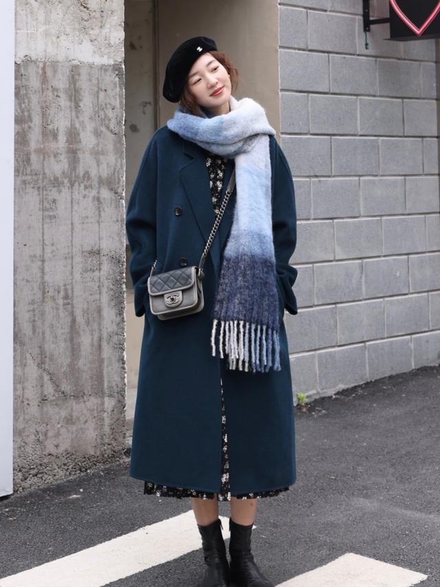 内搭连衣裙秋冬款配大衣短款蕾丝,内搭连衣裙配大衣直筒