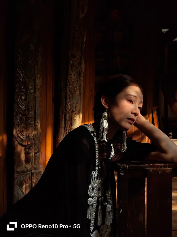 如何用手机拍出高级感人物照片,怎么用手机把人拍出高级感