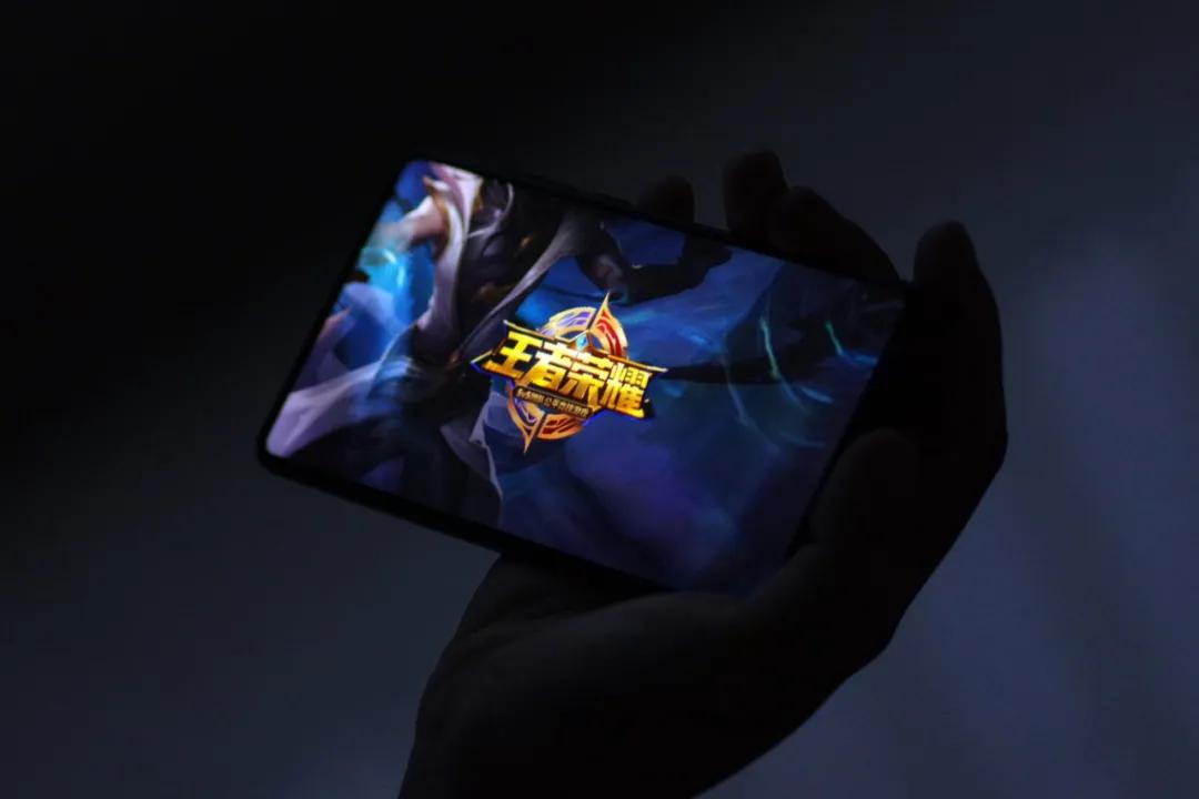 拥有6亿用户的QQ,想要留住00后