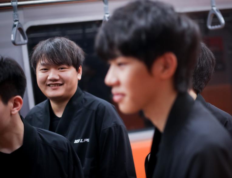 lck四个名额msi夺冠怎么样,外媒点评msi各位置排名