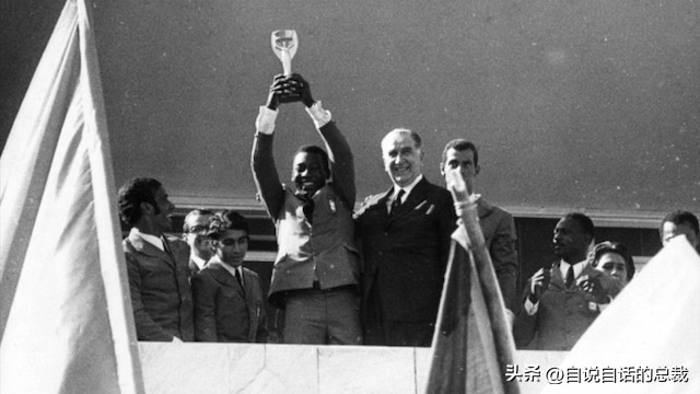 桑巴荣耀足球,贝利桑巴足球视频