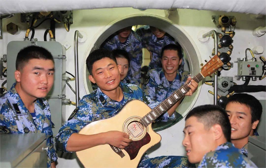 潜艇兵是怎样工作和生活的,潜艇兵的悲惨生活