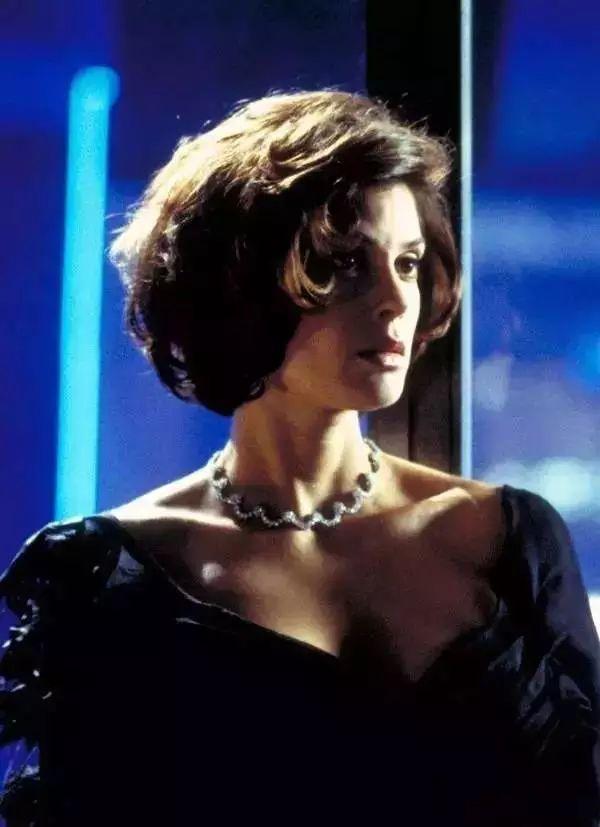 007邦女郎的硬核标配?英伦大牌DavidMorris的传奇可不止这些!