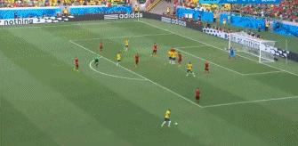 世界杯英雄志：力扑莱万点球再度超神的奥乔亚，曾与球迷感动世界