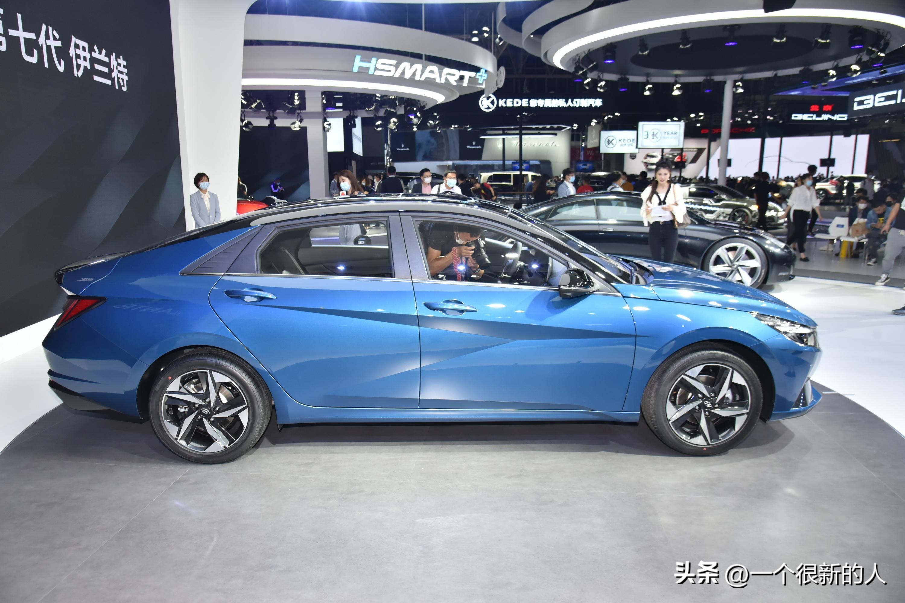 第7代伊兰特最新款有几种配置,12万左右买什么车第七代伊兰特