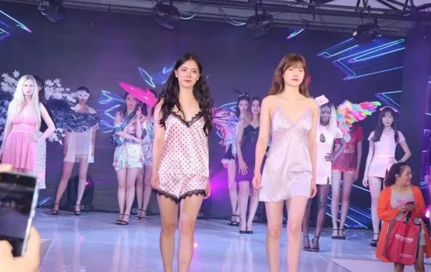 90后卖内衣一个月回本20万,90后小伙做衣服生意