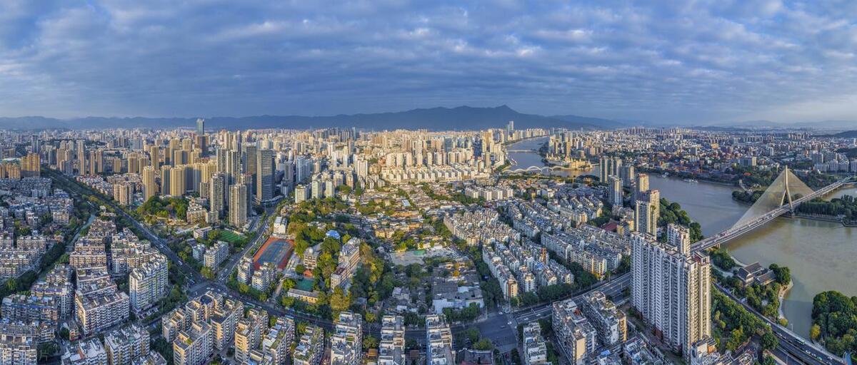福建三大城市厦门泉州福州,新一线城市福州厦门