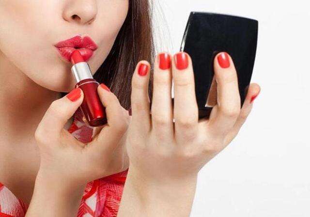 唇色暗沉雅诗兰黛333,聊口红