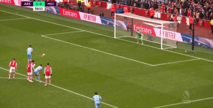 英超曼城3-1击败伯恩利,英超曼城2:1反超