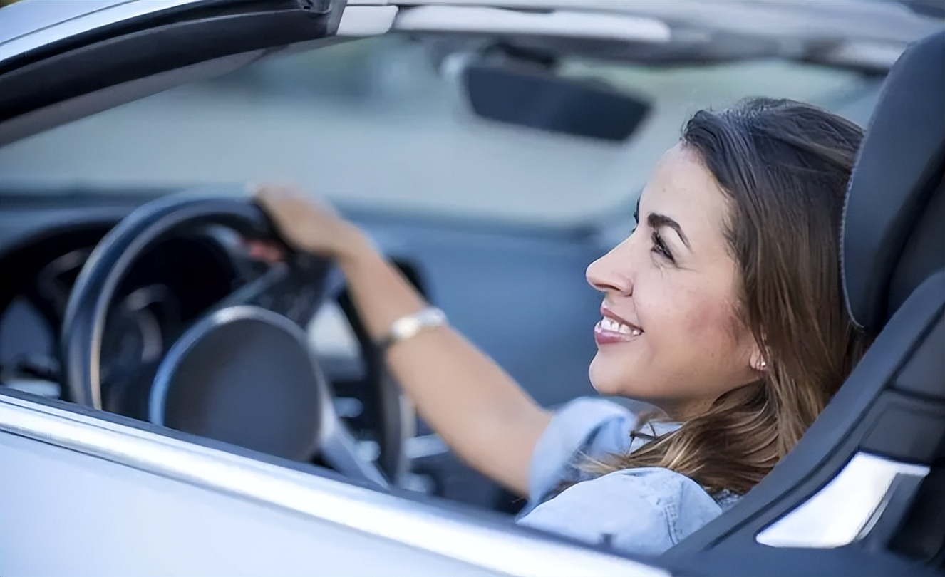 地板油开车好吗,地板油对发动机有伤害吗