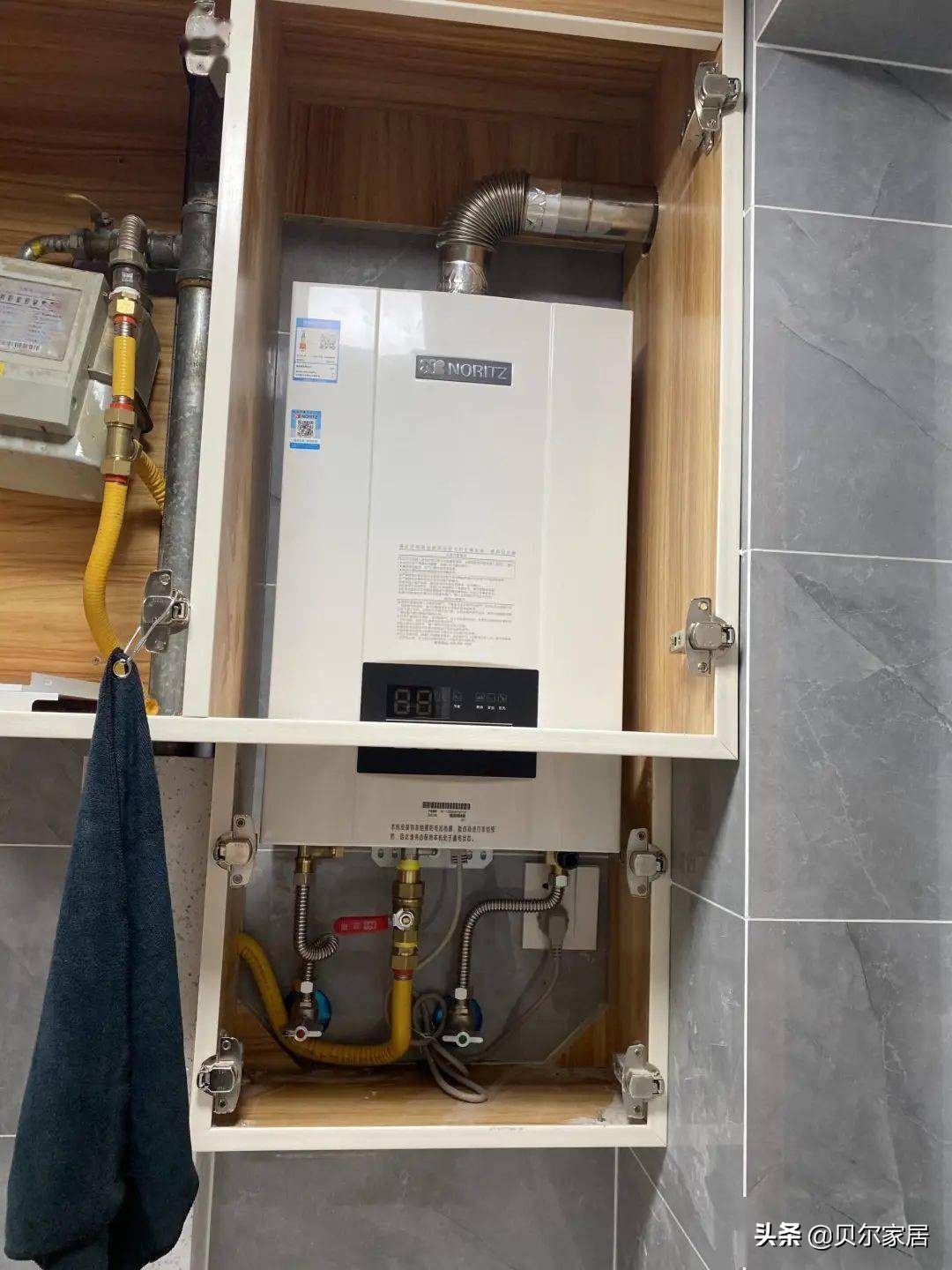 厨房瓷砖和开关插座翻车现场,悬浮电视墙翻车成品