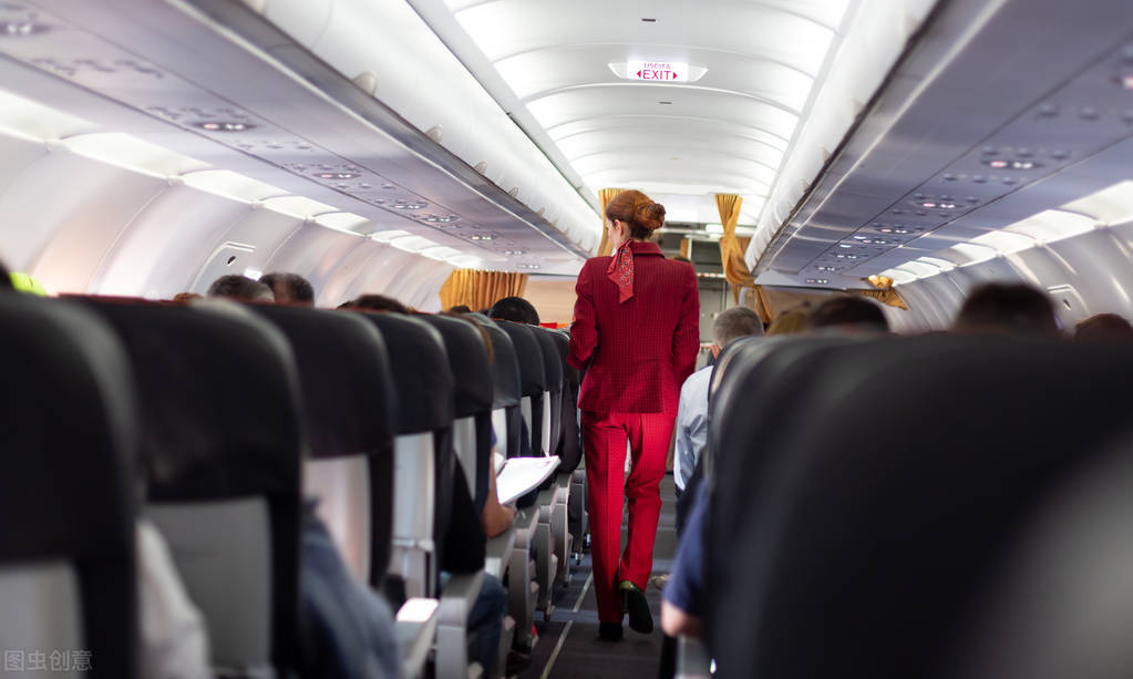 飞机上怎么用英语称呼空姐,空姐应该用什么名称去称呼