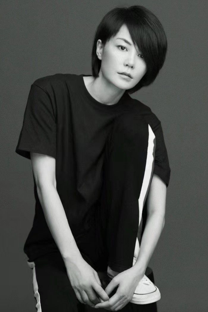 王菲和谢霆锋张柏芝的情史,李亚鹏与王菲现在的情史