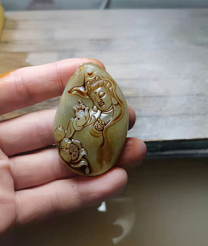 漫卷和田玉吧，漫卷诗书少年狂，灯下独舞异乡客。吧主原创