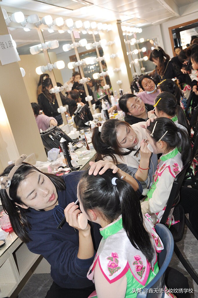 广州佛山十大化妆培训学校,全国十大化妆培训学校广州