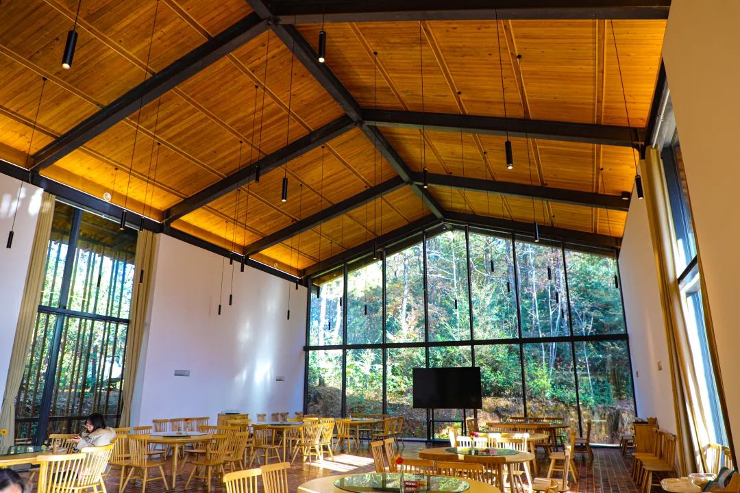 适合春天去的美宿,湖景美宿推荐