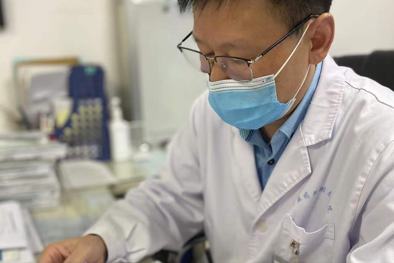 肝腹水治疗要谨慎，一味消水会把肾给消坏，最后人就没活头了