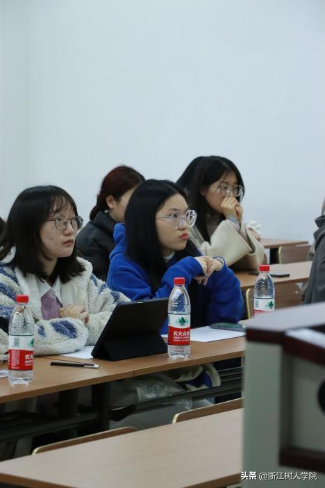 闻新社研讨会|以崭新姿态，书“万千”文章