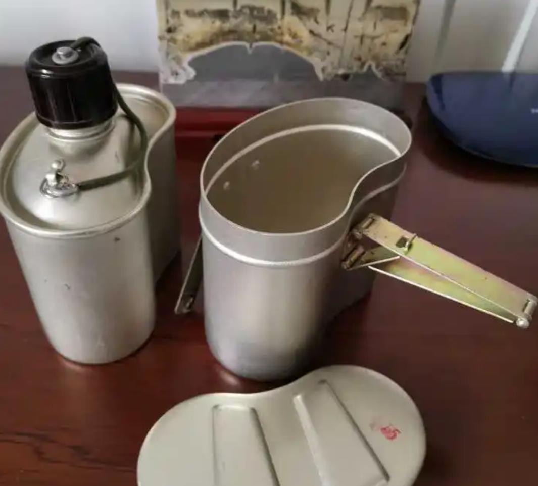 中国军队装备的最新水壶,中国军用水壶发展史