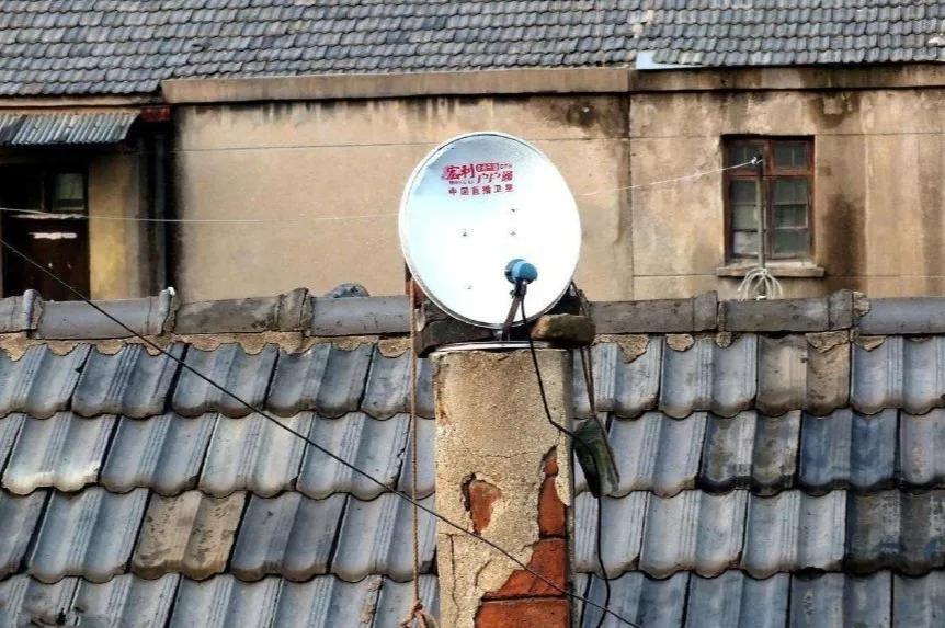 现在电视机几乎成为了摆设,电视机基本都成了摆设