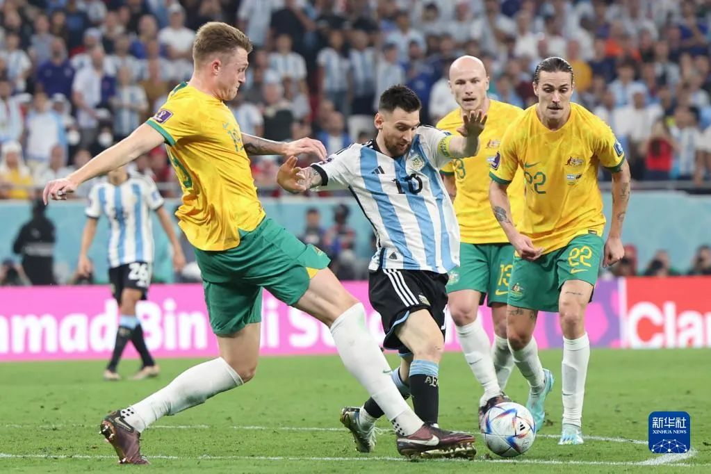 足球里面香蕉球怎么打,足球上为什么会出现香蕉球