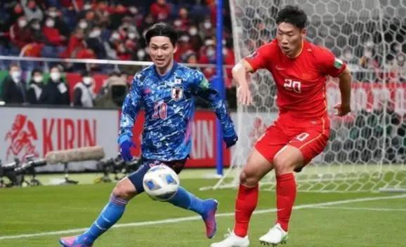 球迷谈论国足失利演讲,球迷对国足1比3的愤怒