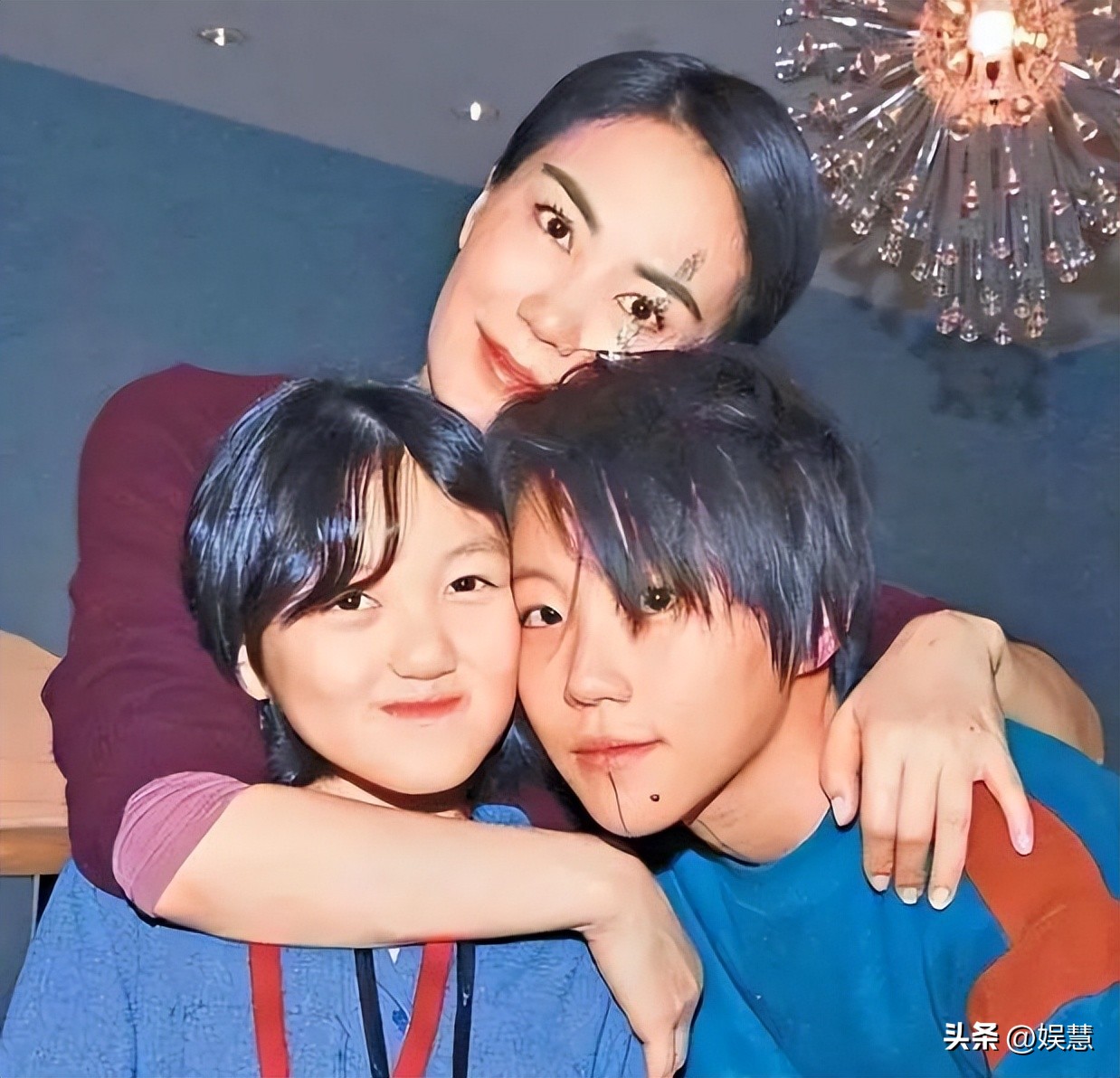 王菲谢霆锋同台最新真实消息,王菲谢霆锋牵手圈内人如何评论