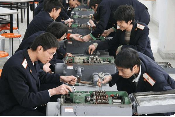 大专学历比较香的专业,选什么专业容易学就业好工资高