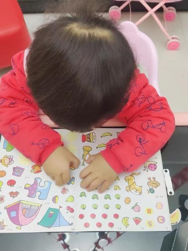 家长做到四点培养学霸孩子的视频,家长每天30分钟陪伴孩子