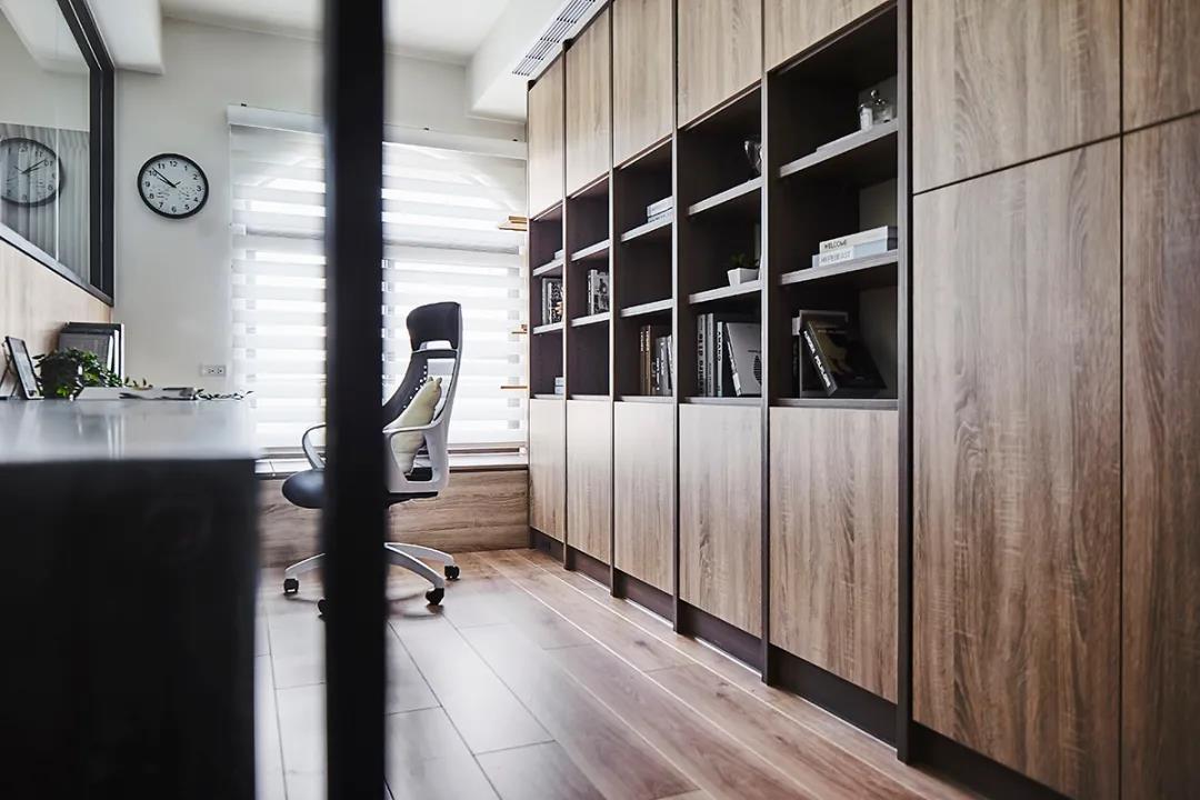 玻璃隔断在家居设计中的运用,半墙玻璃隔断好看又实用