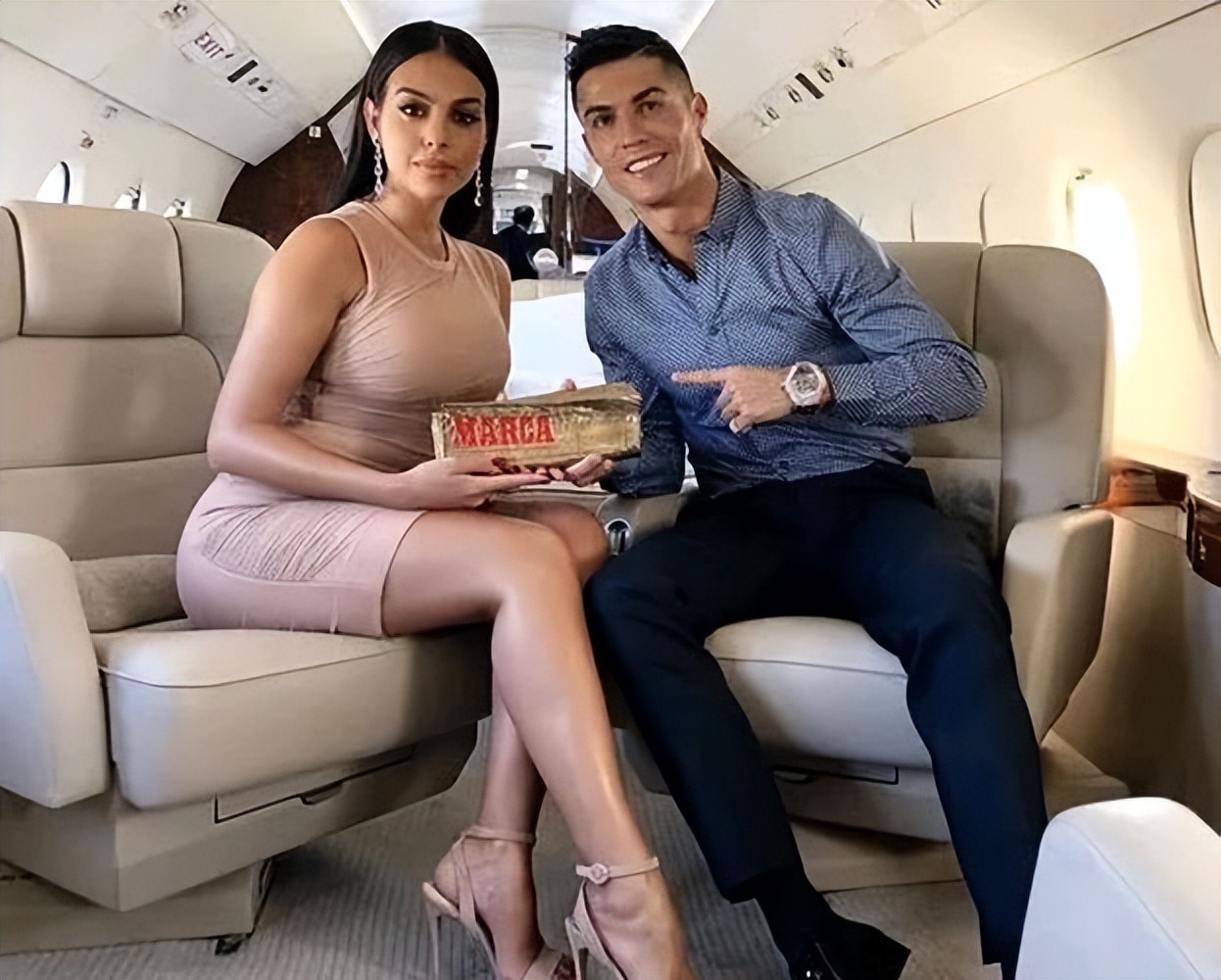 两大球王讨论梅西,两大球王聊梅西