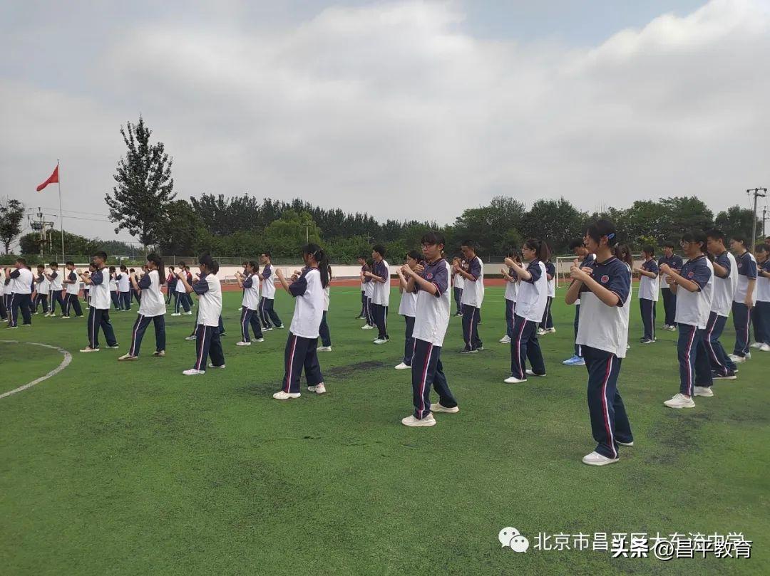 幼儿园入学第一天仪式感文案,新生报到第一天仪式感满格