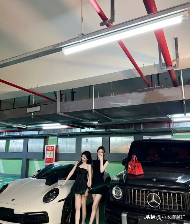 李易峰王思聪假笑男孩,王思聪和假笑男孩合影