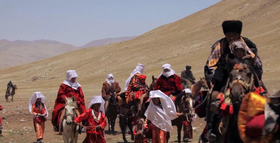 吉尔吉斯人：用100头羊换老婆，没羊男人只能孤独终老