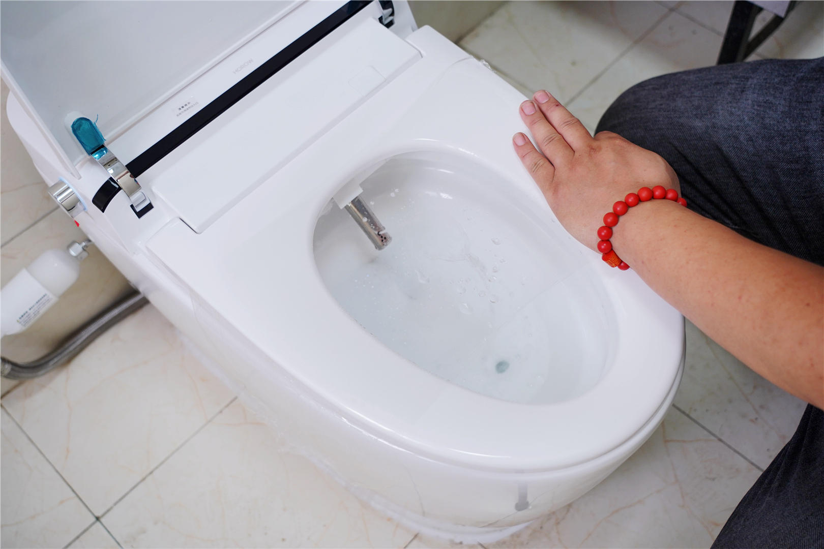 带水箱的智能马桶的优点与缺点,为什么都推荐智能马桶