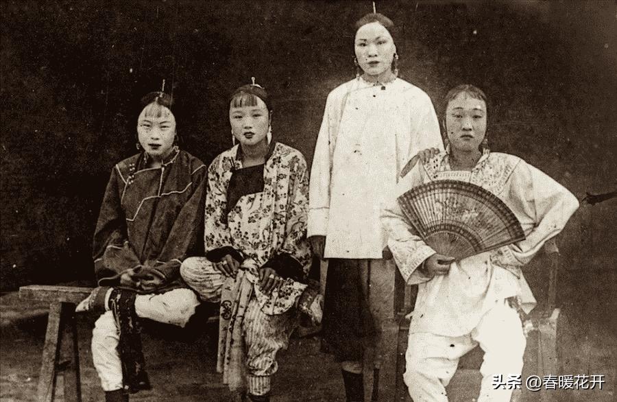 【晚清*楼青**旧影】女子丰乳肥臀，媚态撩人，风姿依旧！