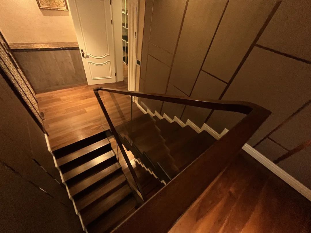 一个月三十万，能租到什么样的房子