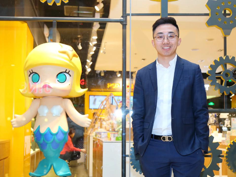 山东做玩偶成首富,小伙仅靠万元成世界首富