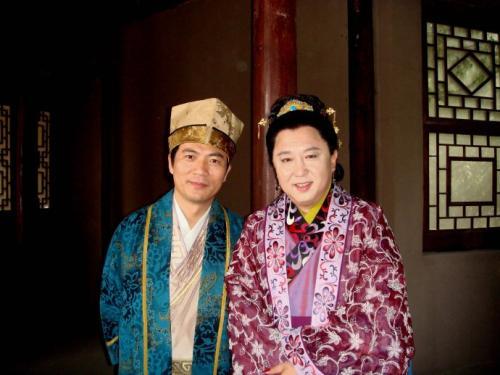 央视主持人黄健翔婚姻,央视体育主持人黄健翔